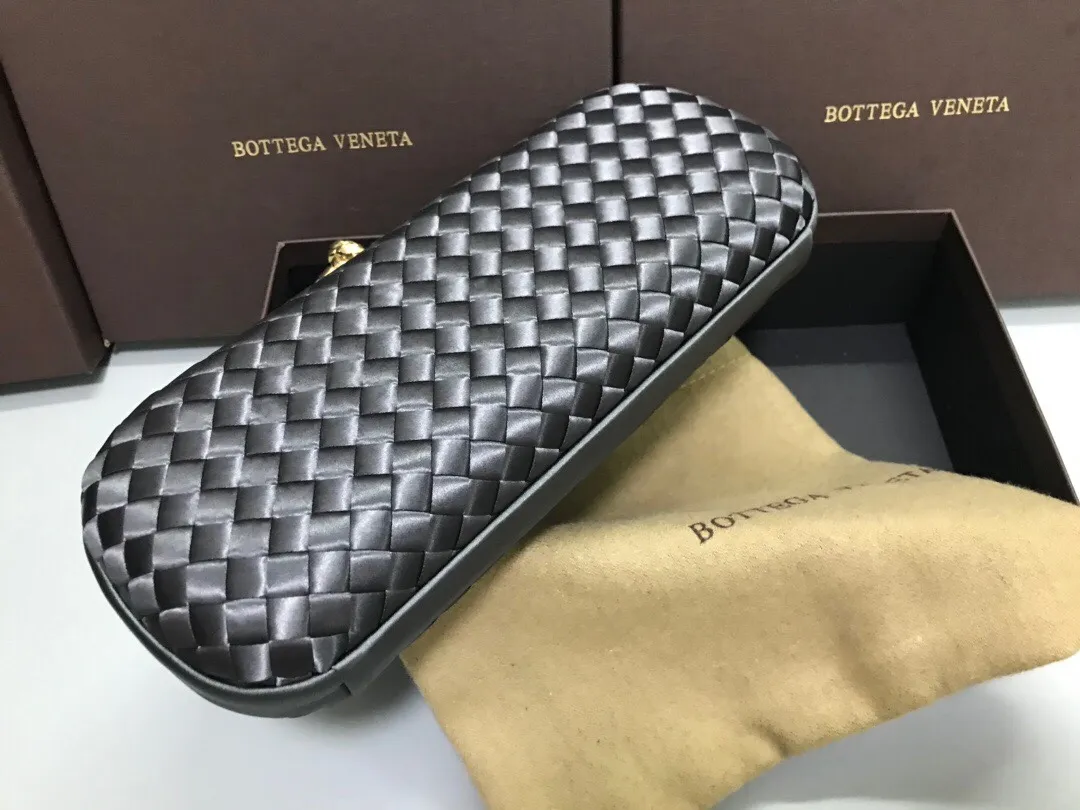 Style No. 8651, upgraded version of full silk evening bag inside and outside~~~INTRECCIATO woven IMPERO STRETCH KNOT clutch bag, hand-woven silk, smooth satin piping, Intrecciato engraved metal buckle, silk satin lining. Large size: 25cm*10cm*5cm